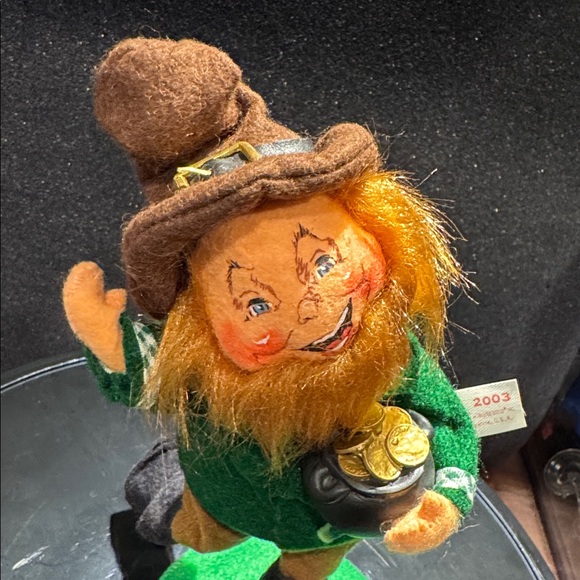 Annalee 2003 Dancing Leprechaun With Pot of Gold - Picture 2 of 6